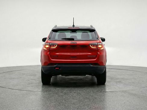 Used 2025 Jeep Compass Trailhawk AWD/4WD image 7