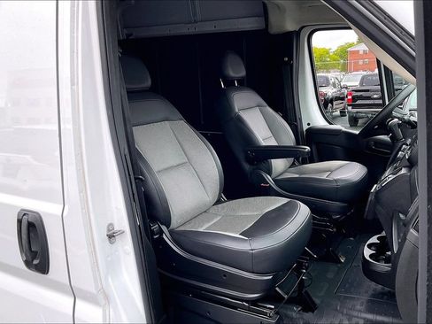 Used 2025 RAM ProMaster 2500 w/ Convenience Group FWD image 6