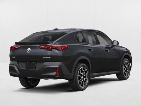 Used 2026 BMW X2 xDrive28i w/ Technology Package AWD/4WD image 2