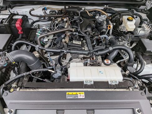 Used 2025 Toyota Tacoma SR5 AWD/4WD image 30