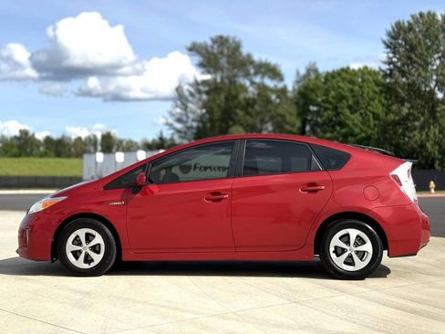 Used 2014 Toyota Prius Four FWD image 4