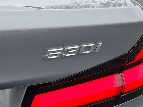 Used 2023 BMW 530i xDrive w/ Premium Package image 32