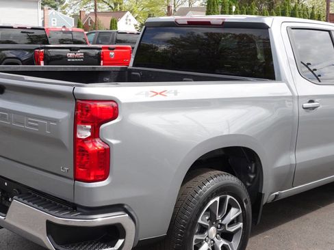Used 2023 Chevrolet Silverado 1500 LT AWD/4WD image 13