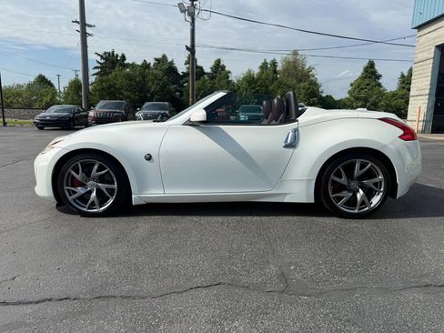Used 2014 Nissan 370Z Touring w/ Sport Package RWD image 6