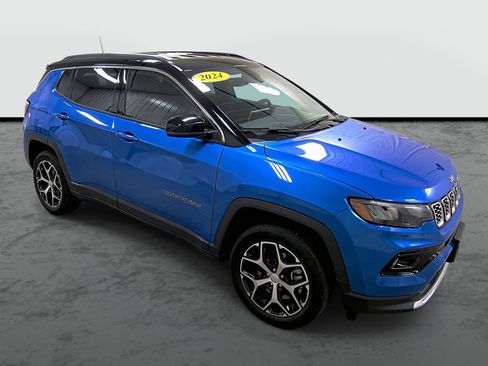 Used 2024 Jeep Compass Limited AWD/4WD image 5