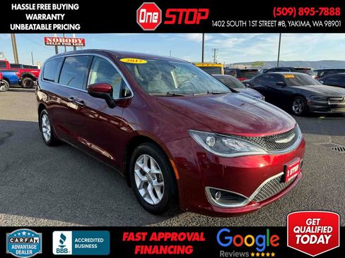 Used 2017 Chrysler Pacifica Touring Plus w/ Tire & Wheel Group FWD image 1