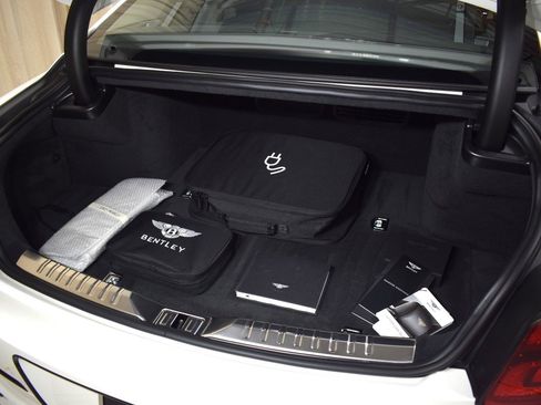 New 2025 Bentley Flying Spur Plug-In Hybrid image 40