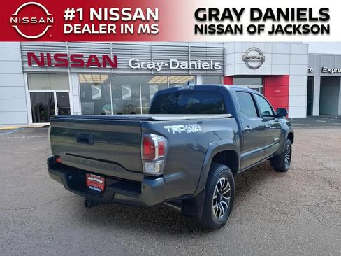 Used 2021 Toyota Tacoma TRD Sport w/ Technology Package AWD/4WD image 7