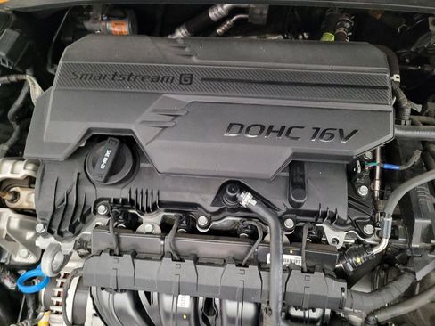 Used 2025 Hyundai Elantra SEL FWD image 30