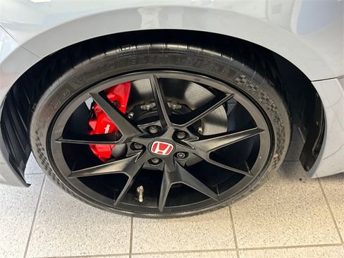Used 2024 Honda Civic Type R image 8