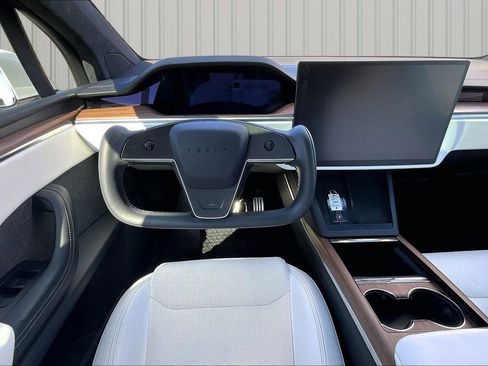 Used 2022 Tesla Model X AWD/4WD image 2