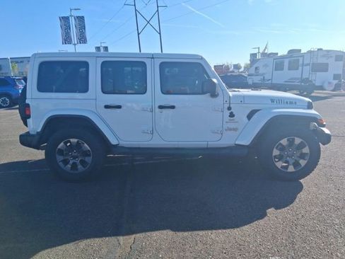 Used 2018 Jeep Wrangler Unlimited Sahara image 9