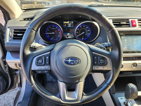 Used 2017 Subaru Outback 2.5i Limited image 10