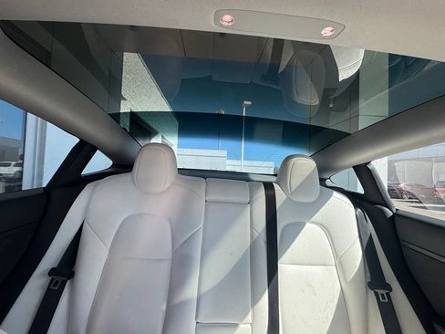 Used 2022 Tesla Model 3 Long Range AWD/4WD image 8