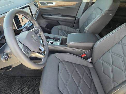 New 2026 Volkswagen Atlas SE FWD image 11