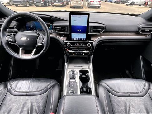 Used 2023 Ford Explorer Platinum w/ Technology Package AWD/4WD image 15