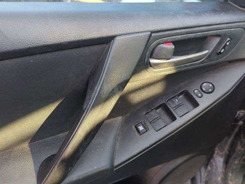 Used 2011 MAZDA MAZDA3 i Touring image 8