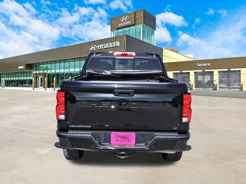 Used 2024 Chevrolet Colorado LT w/ LT Convenience Package III RWD image 7