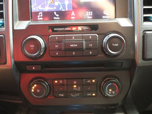 Used 2018 Ford F150 XLT w/ Equipment Group 302A Luxury image 16