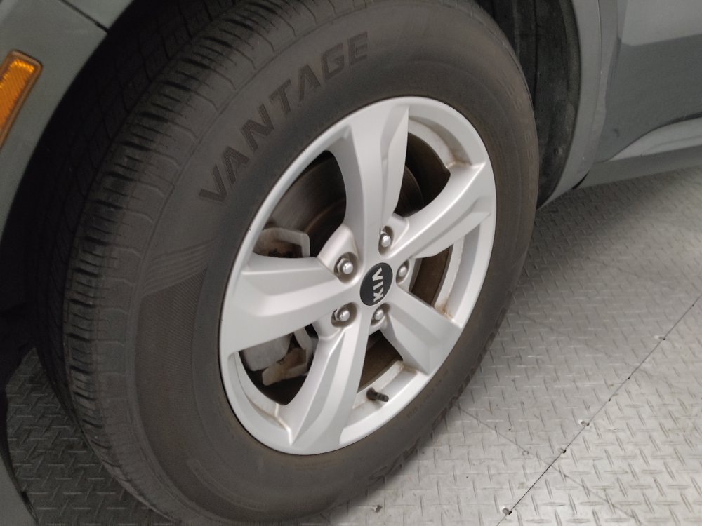 Used 2021 Kia Sorento LX FWD image 31