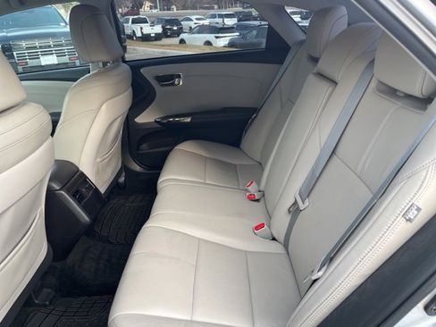 Used 2016 Toyota Avalon XLE Premium image 9
