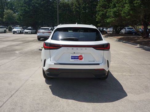 Used 2024 Lexus NX 250 FWD image 22