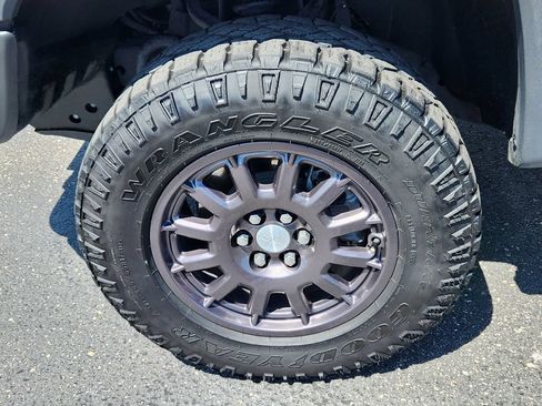 Used 2022 Chevrolet Colorado ZR2 w/ Colorado ZR2 Bison Edition AWD/4WD image 14