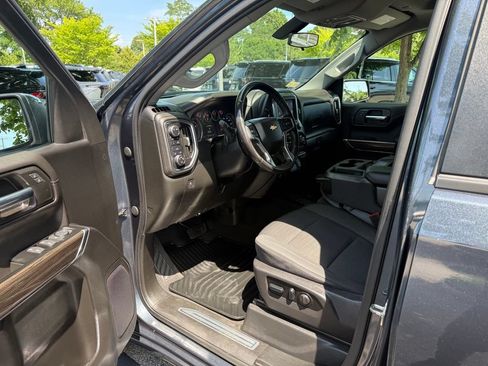 Used 2022 Chevrolet Silverado 1500 LT AWD/4WD image 12