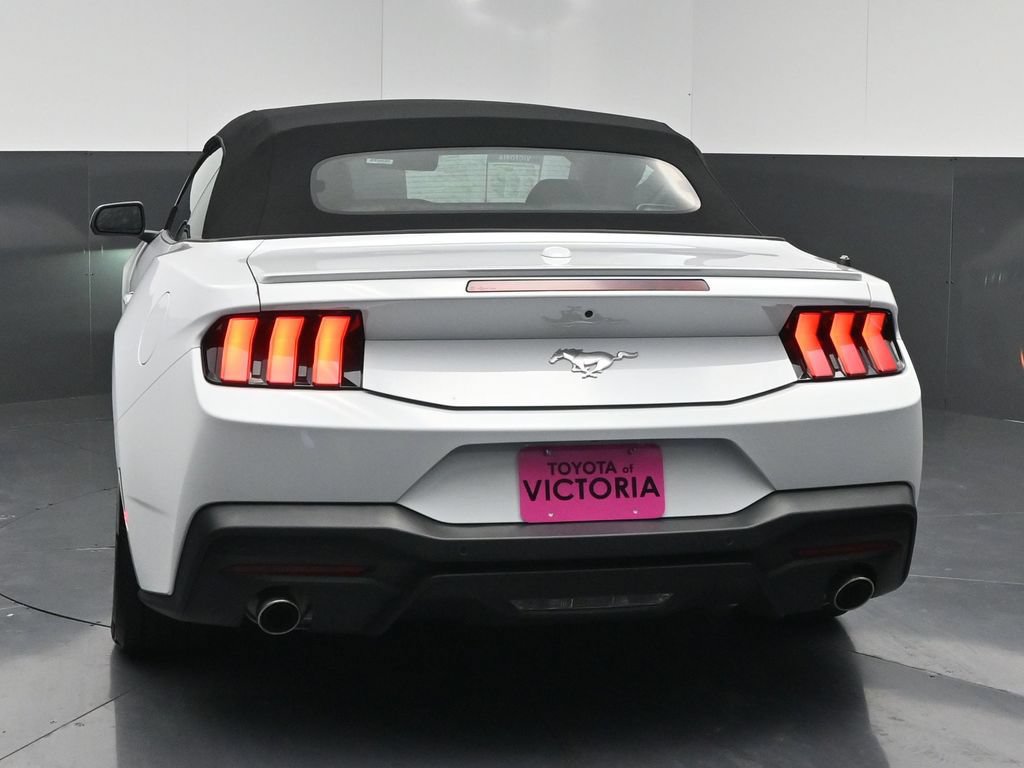 Used 2025 Ford Mustang Premium RWD image 16