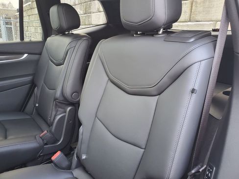 Used 2022 Cadillac XT6 Sport w/ LPO, Onyx Lite Package image 45