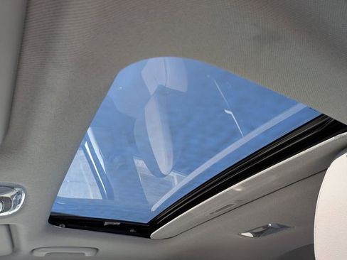 Used 2025 Hyundai Elantra Limited image 27