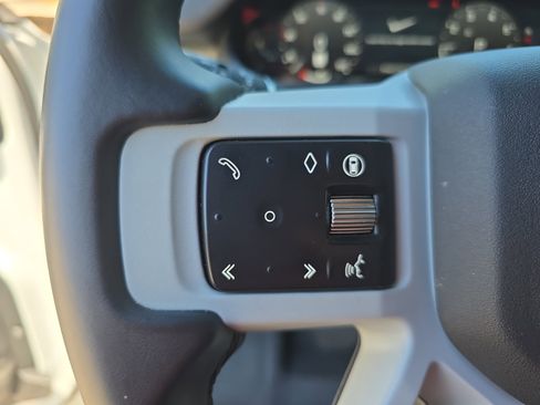 Certified 2024 Land Rover Defender 130 X-Dynamic SE AWD/4WD image 17