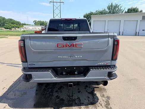 Used 2024 GMC Sierra 2500 AT4 w/ AT4 Premium Plus Package AWD/4WD image 5