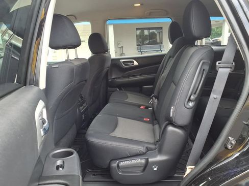 Used 2018 Nissan Pathfinder SV FWD image 5