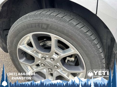 Used 2016 Dodge Charger SXT image 9