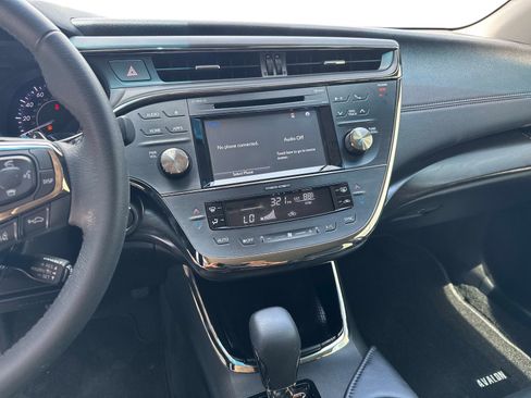 Used 2018 Toyota Avalon XLE FWD image 23