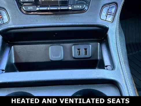 Used 2020 GMC Yukon Denali w/ Denali Premium Package image 5