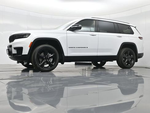 New 2025 Jeep Grand Cherokee L Altitude image 51