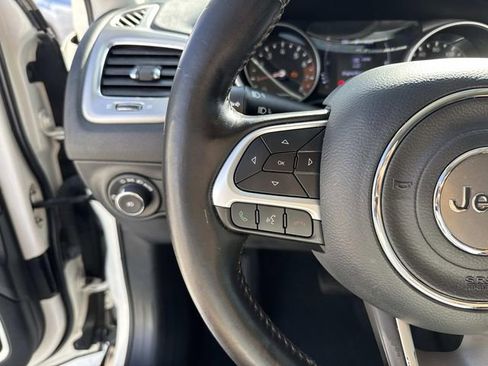 Used 2019 Jeep Compass Latitude FWD image 22