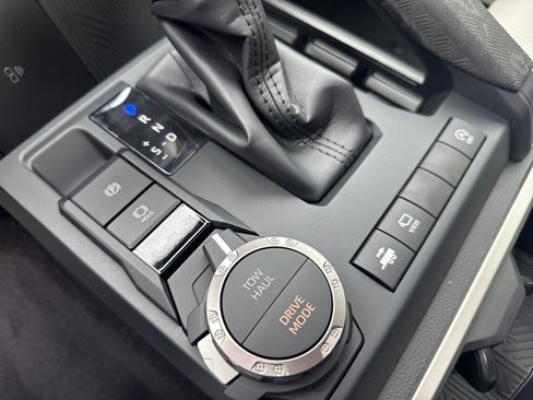 New 2026 Toyota Tacoma Limited AWD/4WD image 33