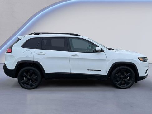 Used 2021 Jeep Cherokee Latitude Plus image 2