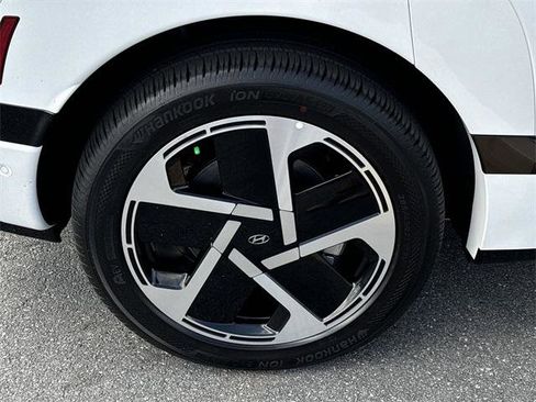 New 2026 Hyundai Ioniq 9 Calligraphy image 16