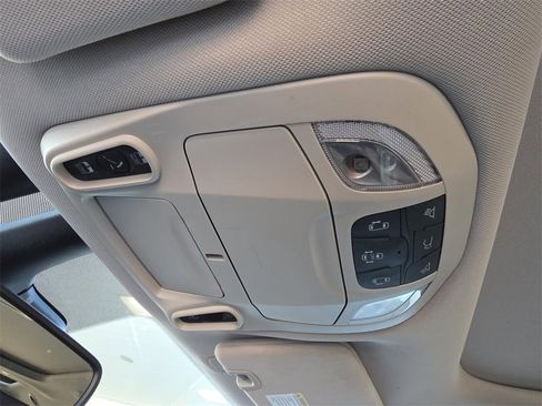 Used 2018 Chrysler Pacifica Limited w/ Tire & Wheel Group image 35