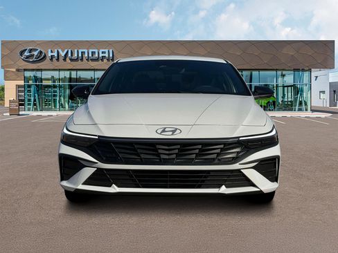 New 2025 Hyundai Elantra SEL image 12