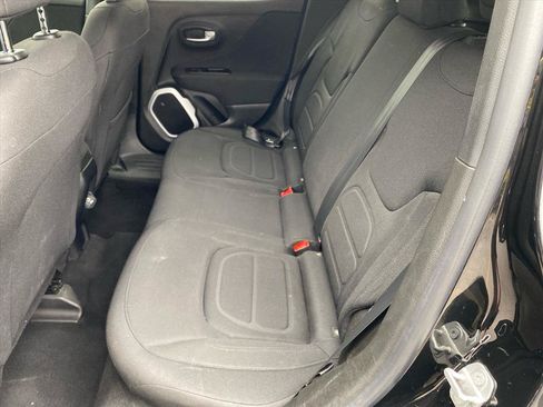 Used 2018 Jeep Renegade Latitude AWD/4WD image 20