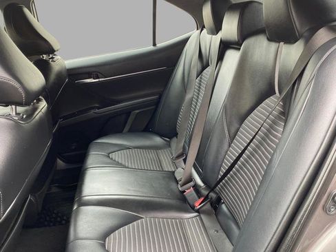 Used 2020 Toyota Camry SE image 28