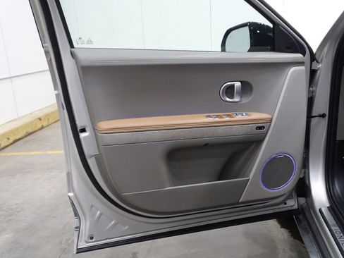 Used 2024 Hyundai Ioniq 5 Limited image 18