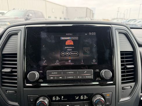 Used 2024 Nissan Titan SV w/ SV Convenience Package image 13