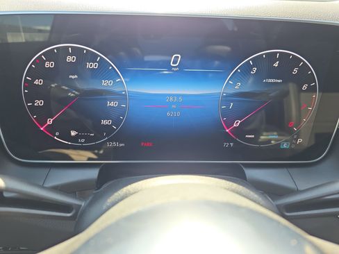 Used 2025 Mercedes-Benz GLC 300 4MATIC image 19