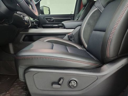 New 2026 RAM 1500 Laramie AWD/4WD image 19